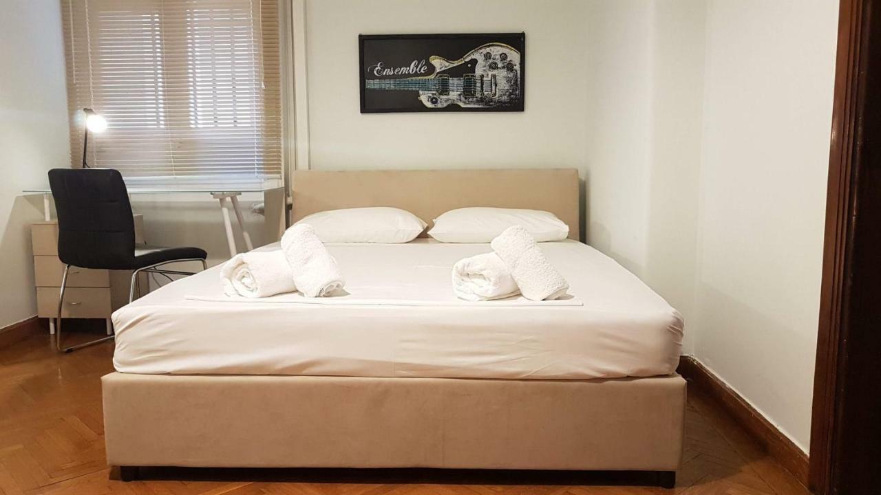 Violet Errathens Apartment - Athens Center, 7 Bd, 3 Bath Eksteriør billede