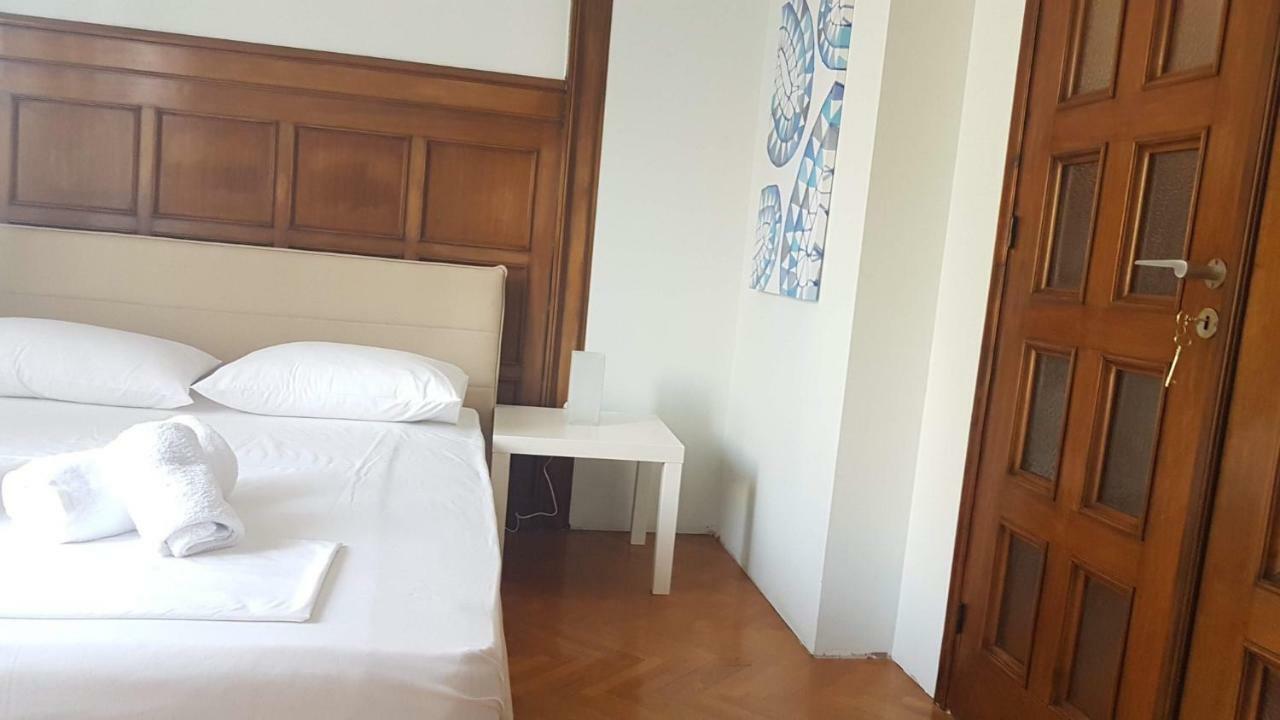Violet Errathens Apartment - Athens Center, 7 Bd, 3 Bath Eksteriør billede